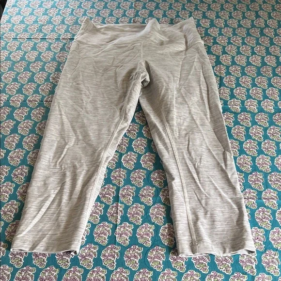 Lululemon Grey & White Striped Leggings - Picture 1 of 3